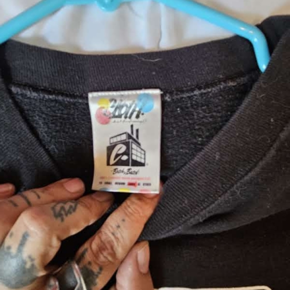 Super dope graphic crew neck sweater! - Picture 3 of 3